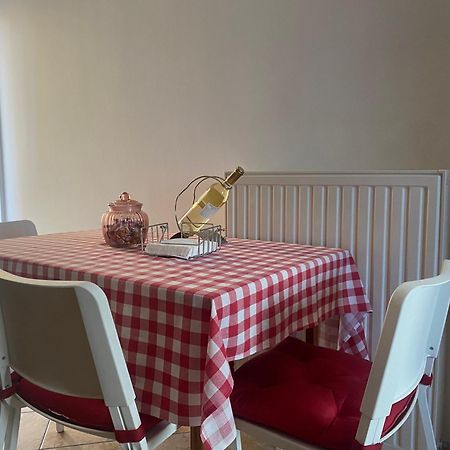 Cozy & Quiet City Apartment Trikala  Bagian luar foto