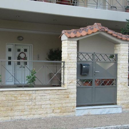 Cozy & Quiet City Apartment Trikala  Bagian luar foto