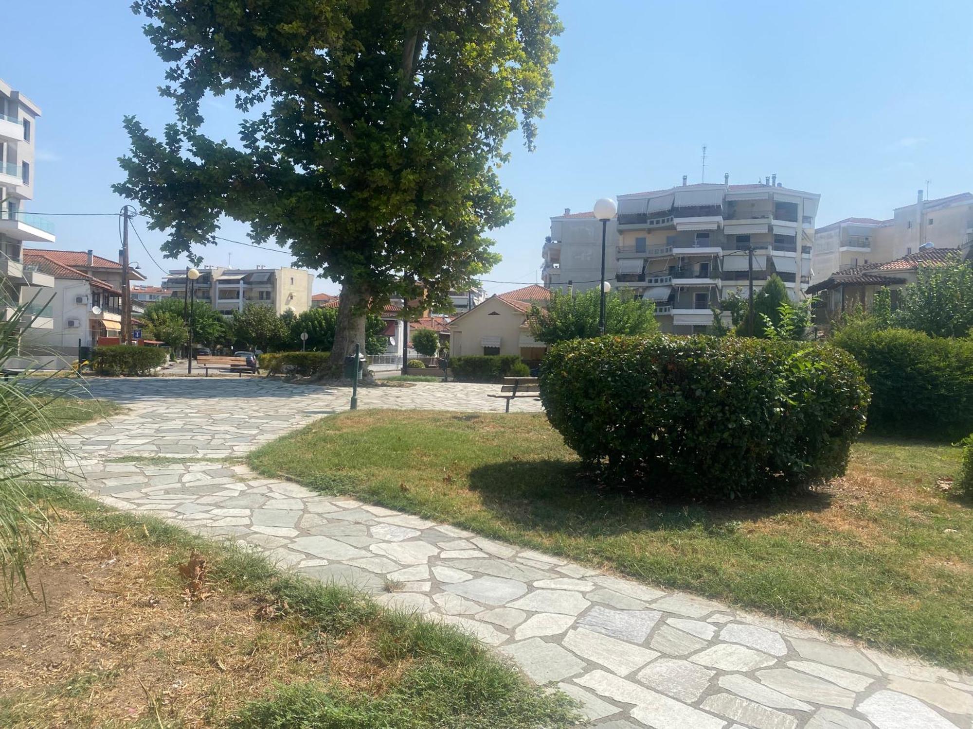 Cozy & Quiet City Apartment Trikala  Bagian luar foto
