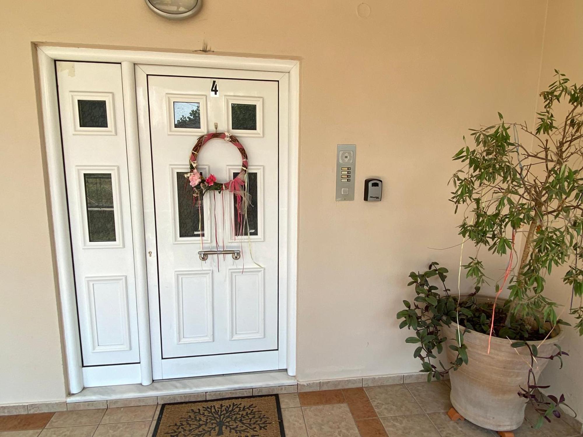 Cozy & Quiet City Apartment Trikala  Bagian luar foto