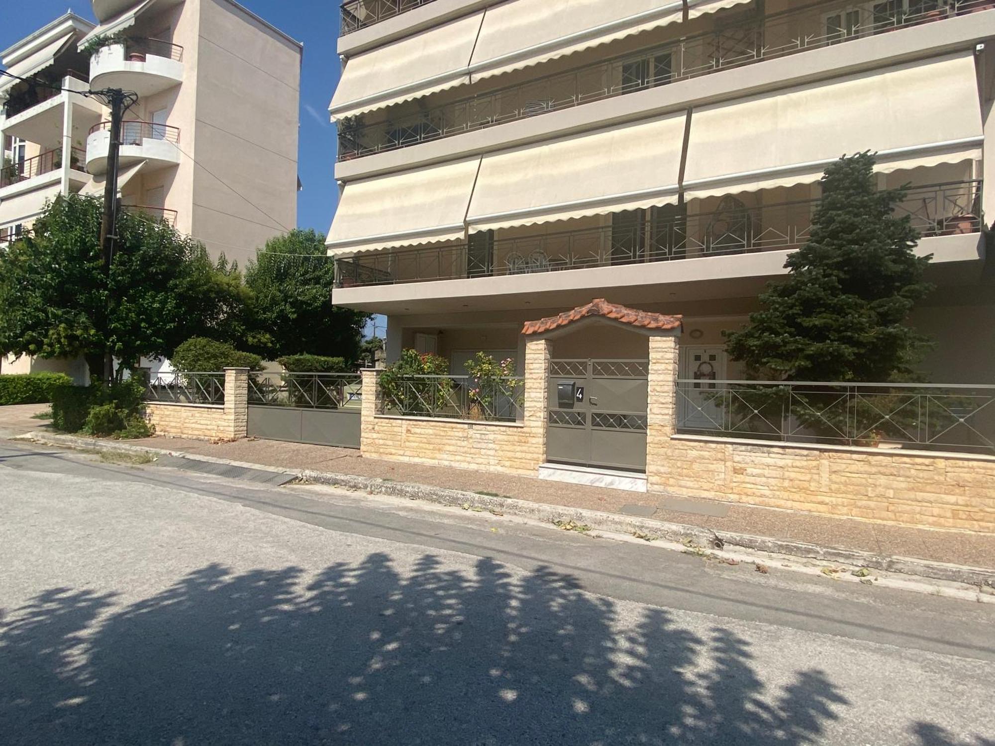 Cozy & Quiet City Apartment Trikala  Bagian luar foto
