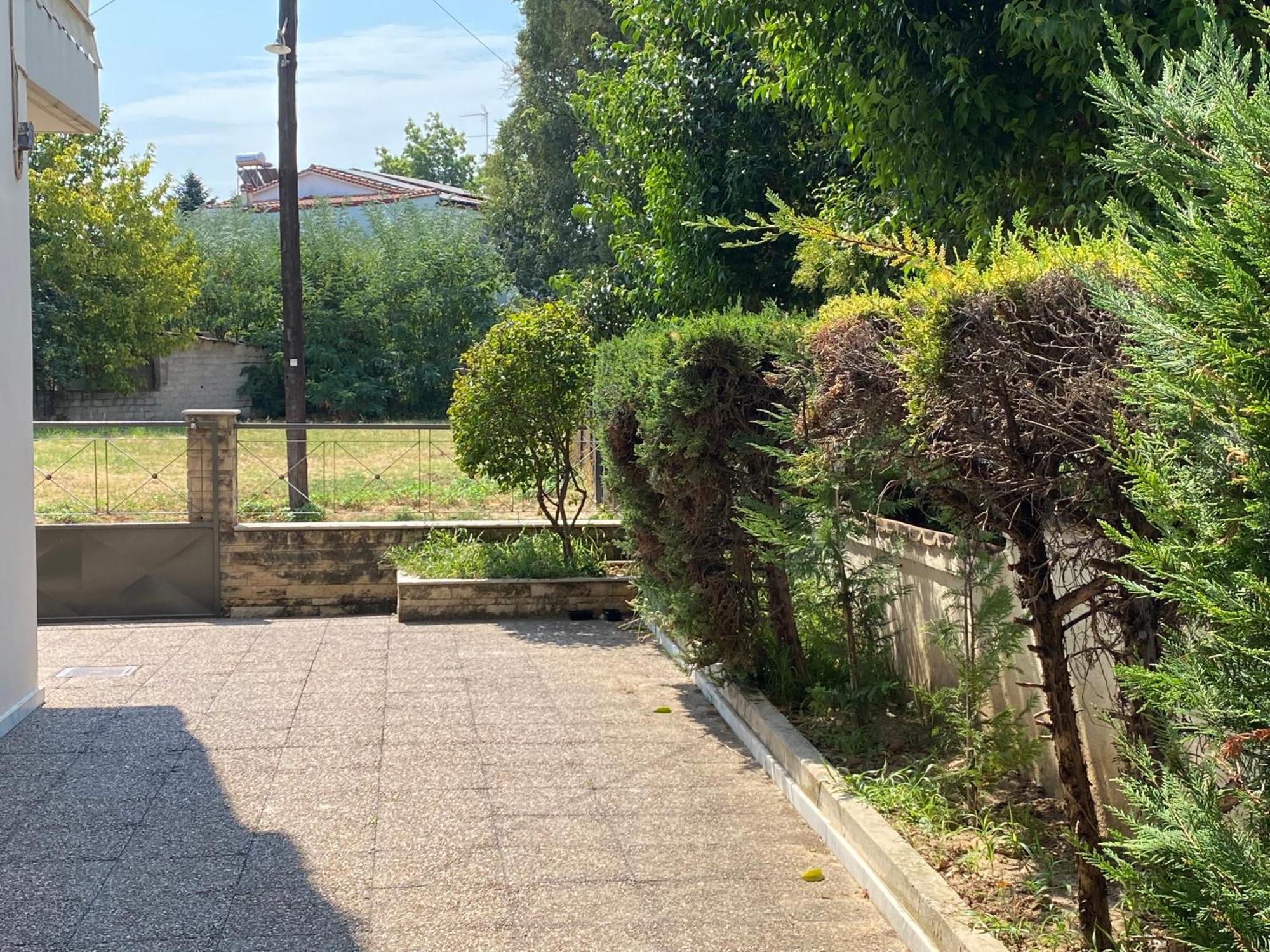 Cozy & Quiet City Apartment Trikala  Bagian luar foto