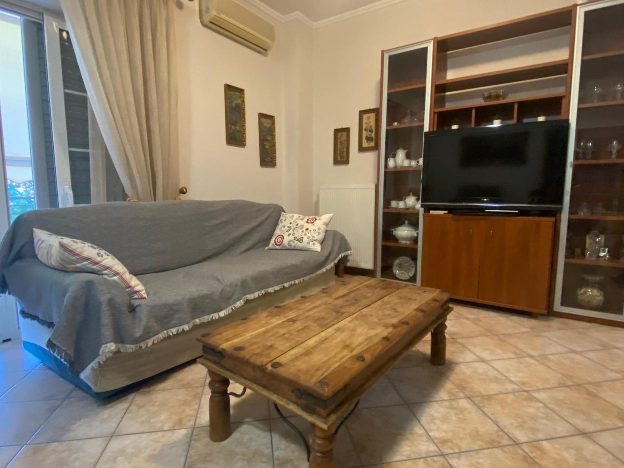 Cozy & Quiet City Apartment Trikala  Bagian luar foto
