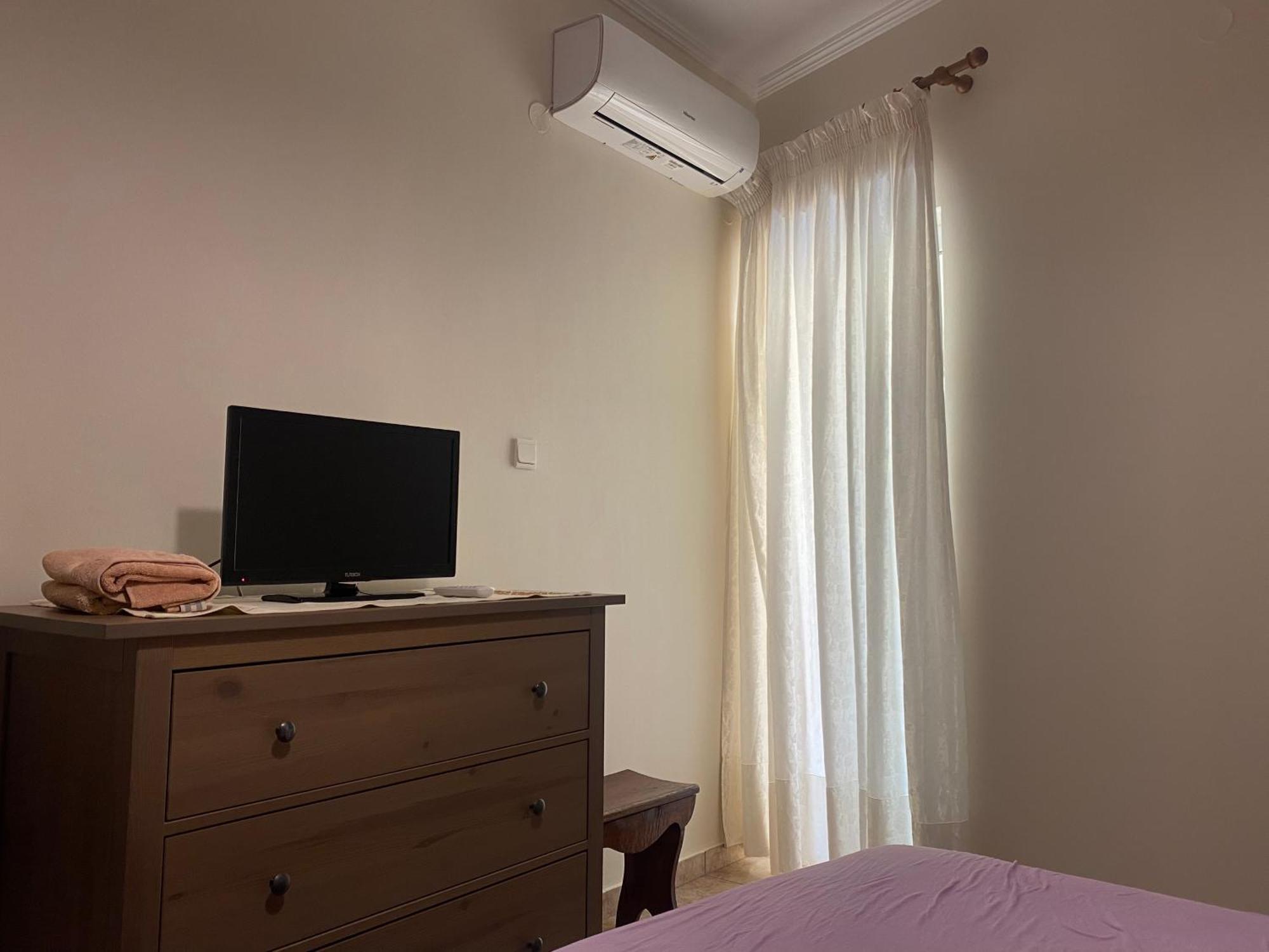 Cozy & Quiet City Apartment Trikala  Bagian luar foto