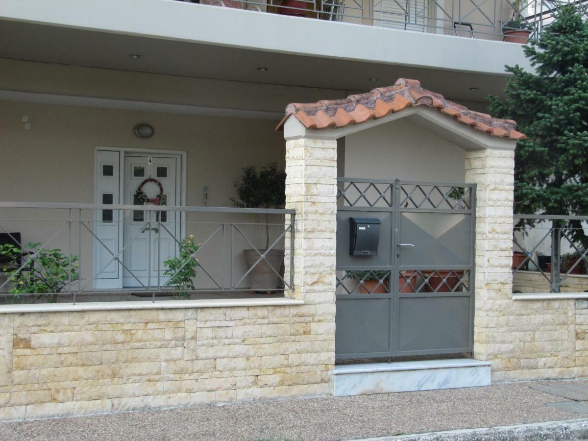 Cozy & Quiet City Apartment Trikala  Bagian luar foto